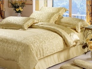 Eye Catching Designer Bed Quilt from trusted Exporter at A..