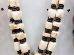 Attractive Black And Off White Beads Resin Necklace..