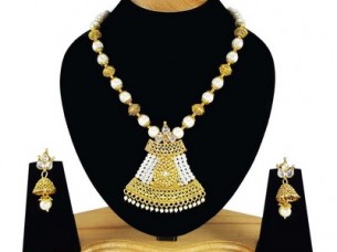Designer Party wear Handmade Ethnic Polki pendant Set with..