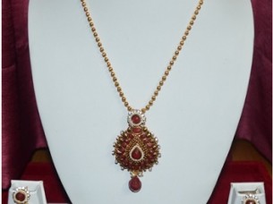 Purple Color Pendant Set with Pearls..