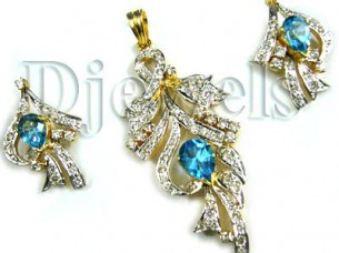Gold Diamond Pendant Set..