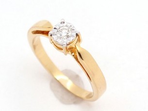 14K Diamond Solitaire Engagement Ring..