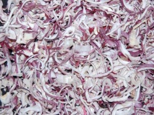 Supplier of Red onion Dehydrated Kibbled..