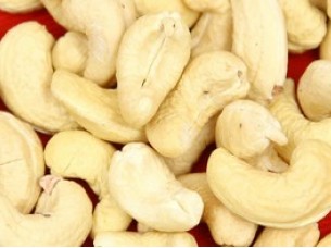 Fresh Raw Cashew Nut Exporter..