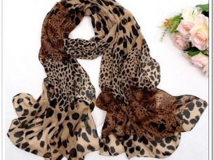 Women Fashionable Leopard Print Scarf..