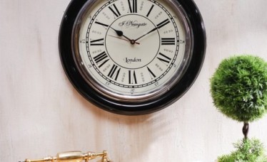 Artshai 16 inch Vintage look Black Wall Clock with brass ring