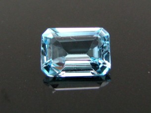 1.1Ct Natural Blue Topaz Emerald Cut VVSI Gemstone