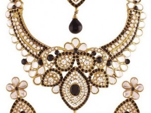 Black Gold Plated Kundan Necklace Set