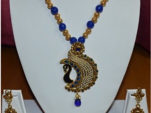 Beautiful Necklce Set with Pearls