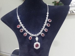 Real Natural Ruby Necklace Set in 18K Gold