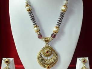 Fancy Look Imitation Pendant Set with Pearl Chain