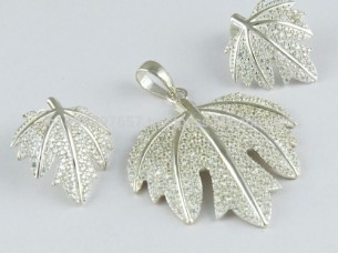 Amazing Look of Leaf Shape White CZ 925 Sterling Silver Jewellery Pendant Set